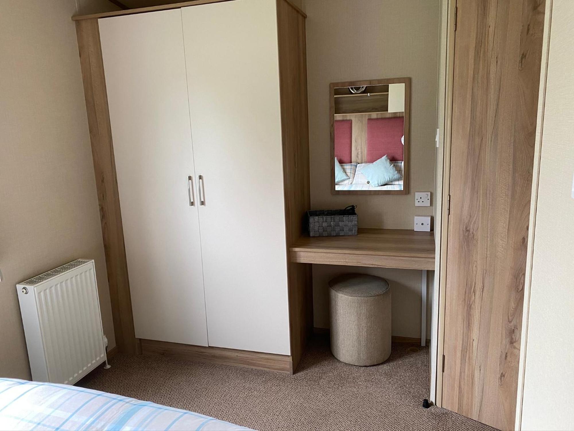 Tattershall Lakes Kingfisher Caravan 8 Berth With Hot Tub & Wifi 외부 사진