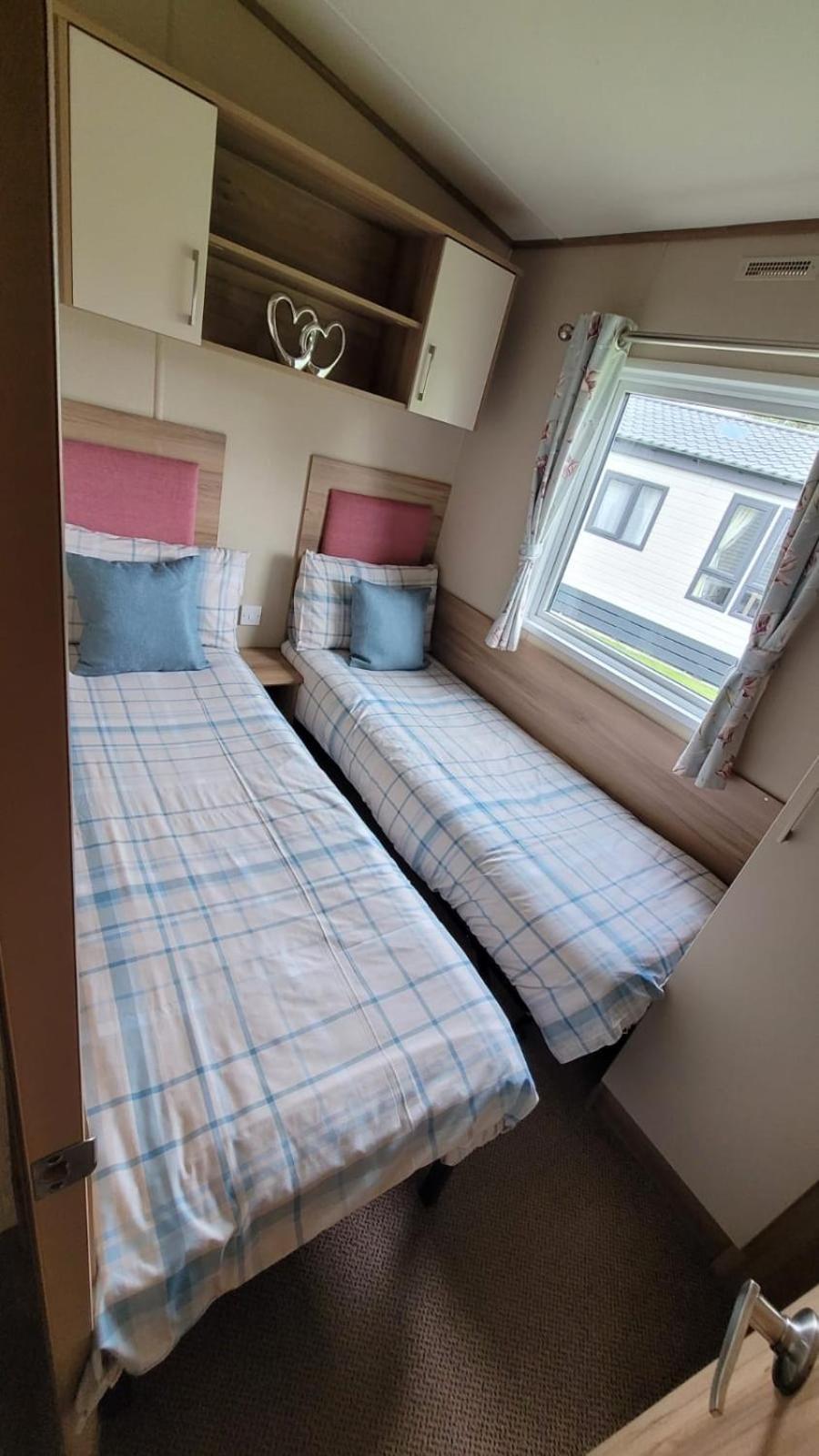 Tattershall Lakes Kingfisher Caravan 8 Berth With Hot Tub & Wifi 외부 사진